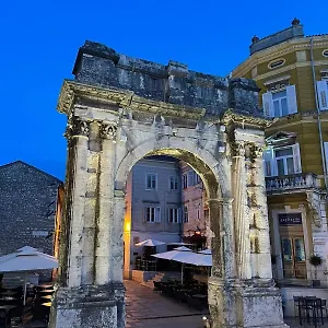 dejan-apartment.pula-hotels.org/